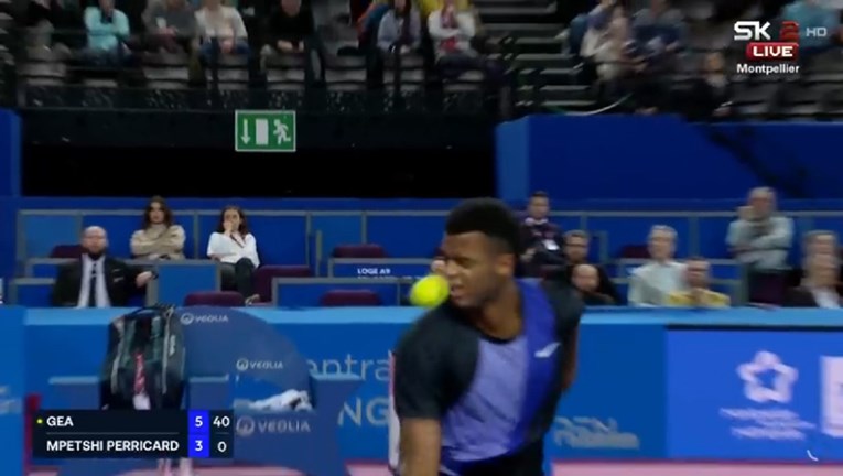 VIDEO Tenisač samog sebe pogodio lopticom u oko i predao meč