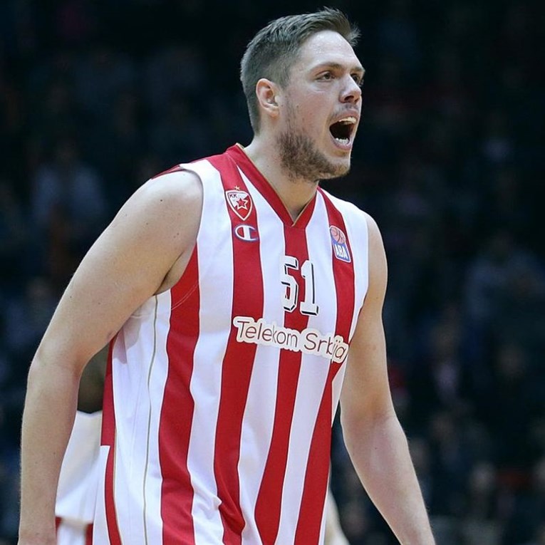 Bivši reprezentativac Srbije pozvao na rušenje Vučića: Prodali su Kosovo i Metohiju