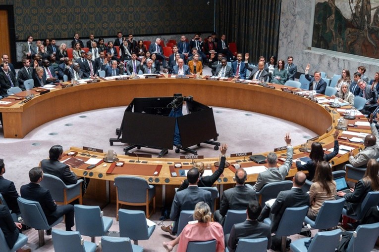 UN usvojio rezoluciju protiv Irana: Teheran pozvan da odmah prekine napade