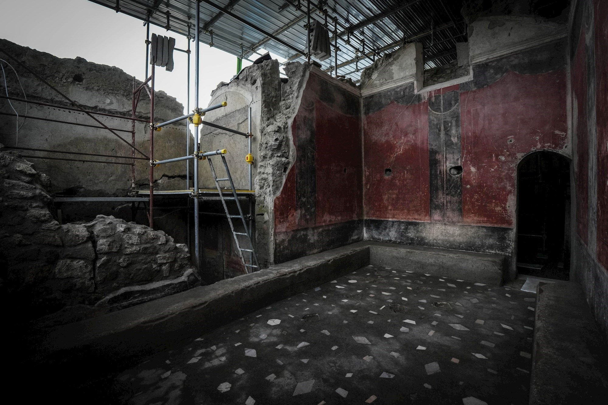 U manjem potresu urušen dio zida i oštećen svod u Pompejima