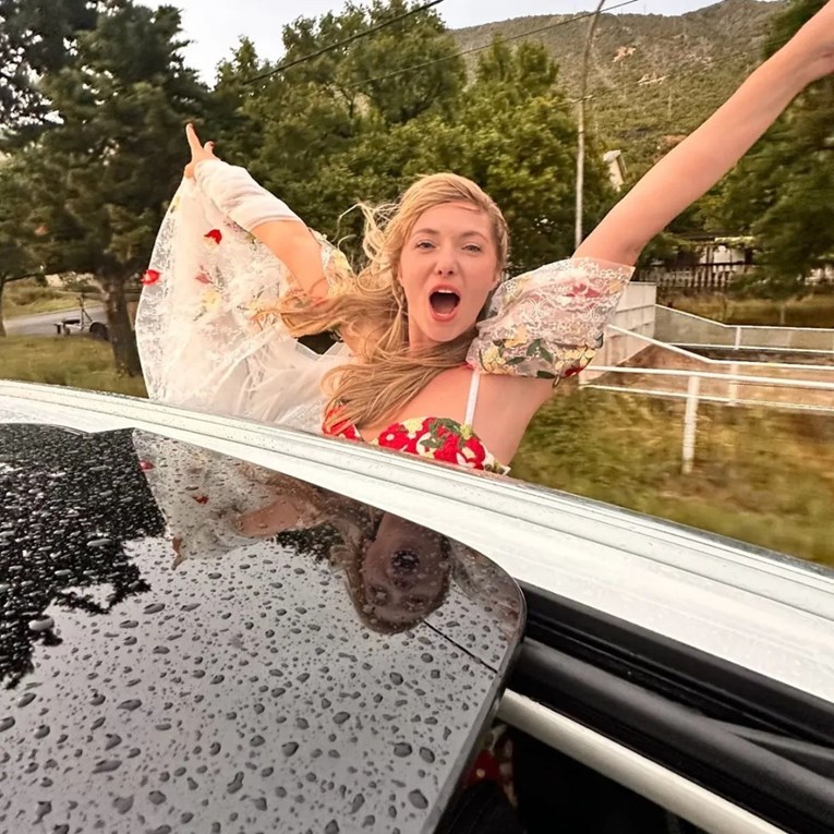 Jagoda Kumrić i Konstantin Haag objavili fotke s vjenčanja, pokazala je vjenčanicu