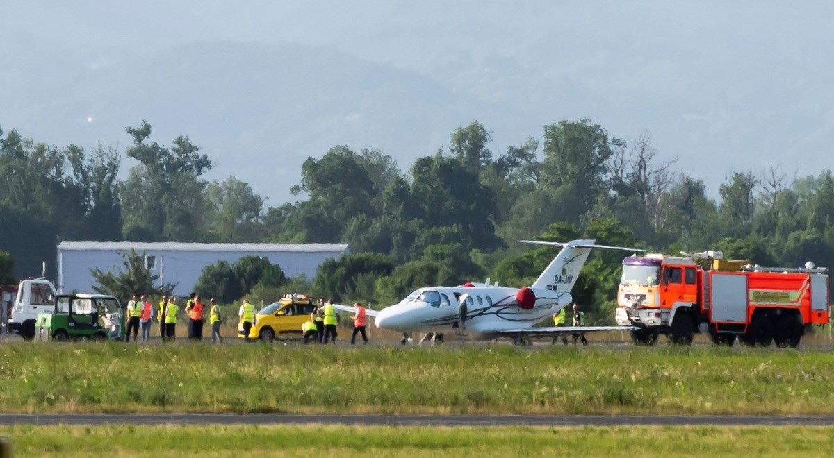 Još uvijek traje očevid nesreće na zagrebačkom aerodromu