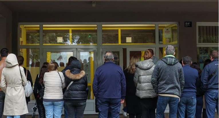 Učenik zbog kojeg se ispisao razred prebačen u drugu školu, roditelji prosvjedovali