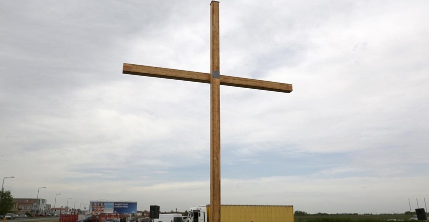 Utvrđena oštećenja na Papinom križu u Osijeku. Kreće obnova po hitnom postupku