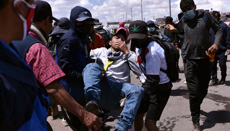 Novi sukobi policije i protuvladinih prosvjednika u Peruu, poginulo najmanje 17 ljudi