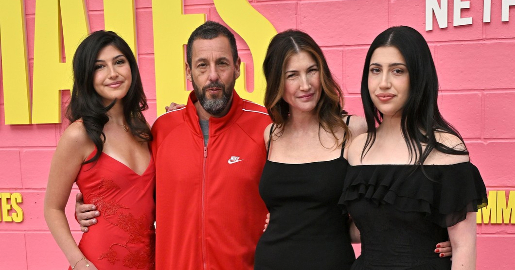 Adam Sandler sa suprugom i kćerima stigao na premijeru novog Netflixovog filma