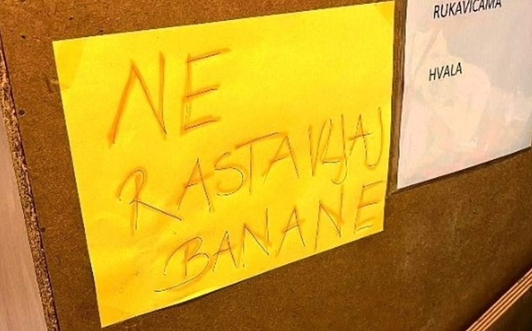 Voćar u Dalmaciji natpisom otkrio što ga nervira kad kupci rade. Prepoznajete li se?