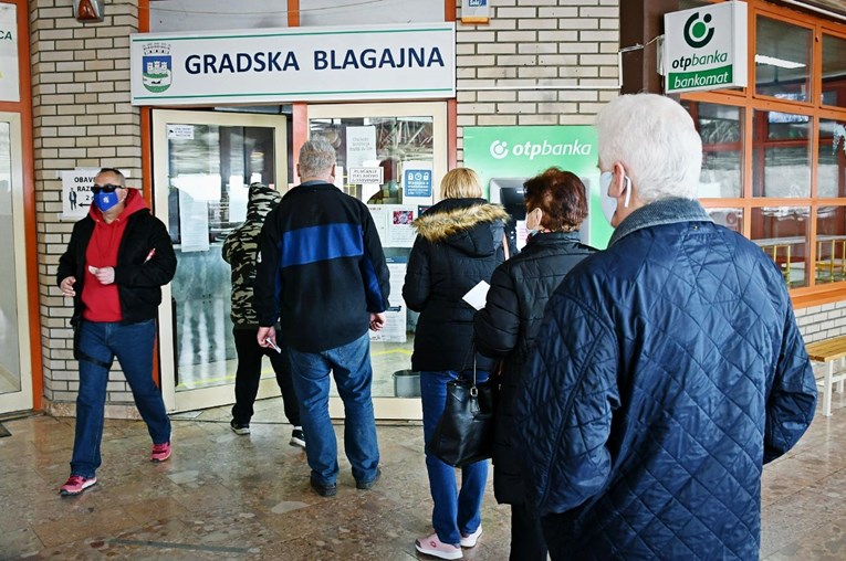 Krenula isplata uskrsnica sisačkim umirovljenicima i nezaposlenima