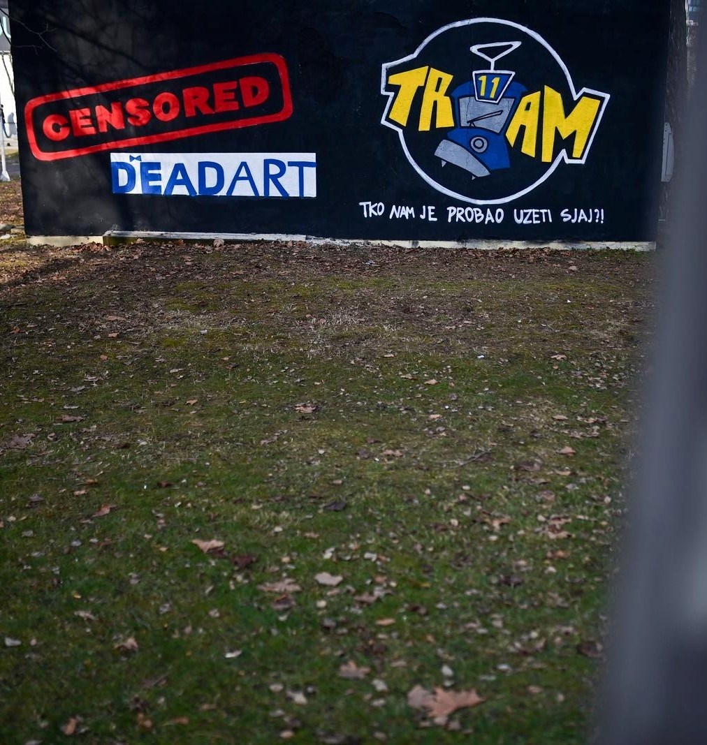 U Zagrebu netko posvetio grafit Tramu 11, pogledajte što piše