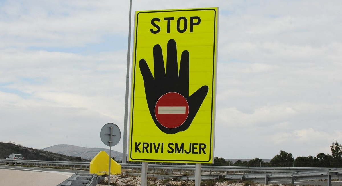 Pripiti stranac u Mercedesu na A1 polukružno se okrenuo i vozio u krivom smjeru