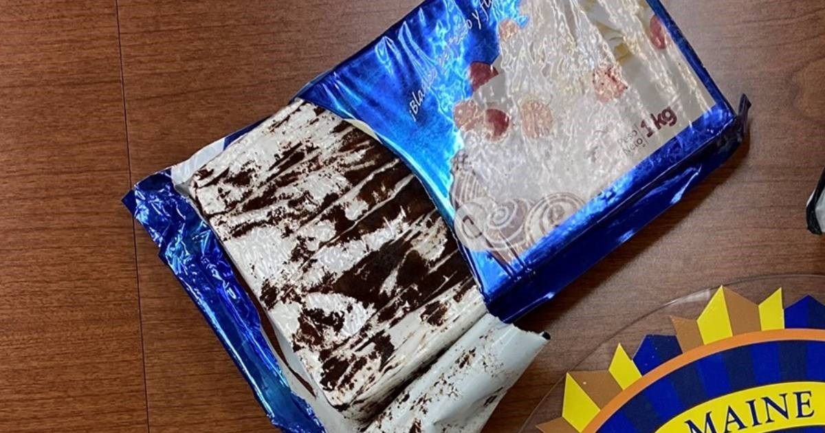FOTO Agenti u SAD-u pronašli zalihu kokaina zamaskiranu u tortu, uhitili dvoje ljudi