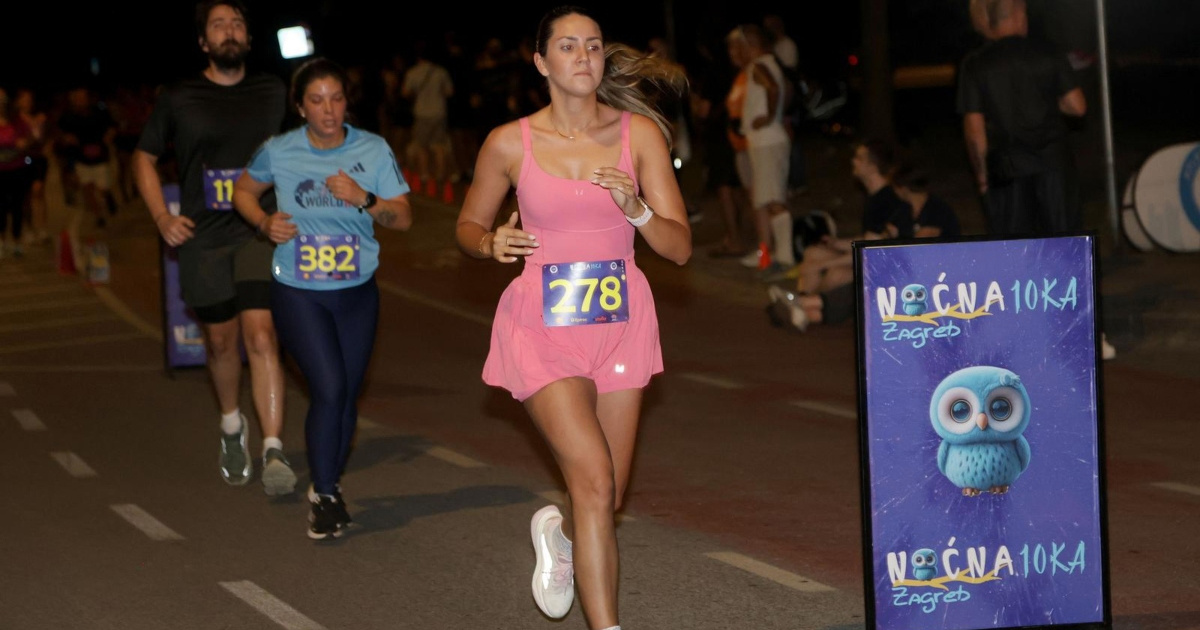U ružičastom sportskom kompletu privukla je poglede na Noćnoj 10ki na Jarunu