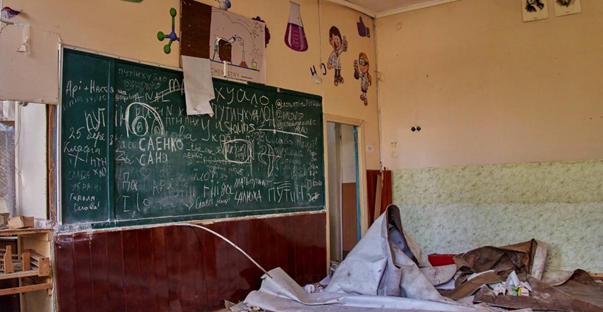 Rusi su razvalili škole u Ukrajini, poslije učenicima ostavili poruke na ploči