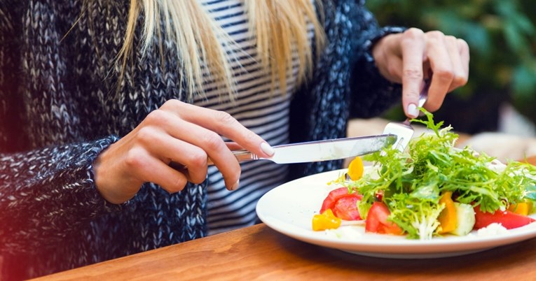 Žene koje ne jedu meso imaju veću vjerojatnost da će slomiti kuk, kaže studija