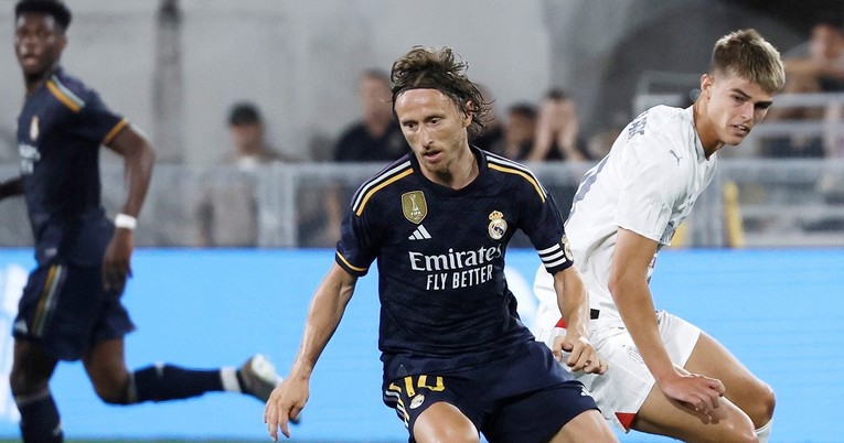 Ancelotti: Modrić može igrati desetku, ali Bellingham je bolji izbor