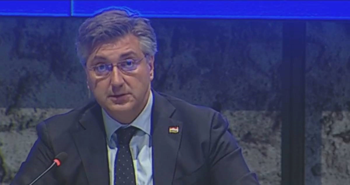 Plenković na vladi: Europarlament upravo izglasao ulazak RH u Schengen