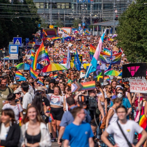 По 16 години владеење на Орбан, унгарската полиција одобри Парада на гордоста