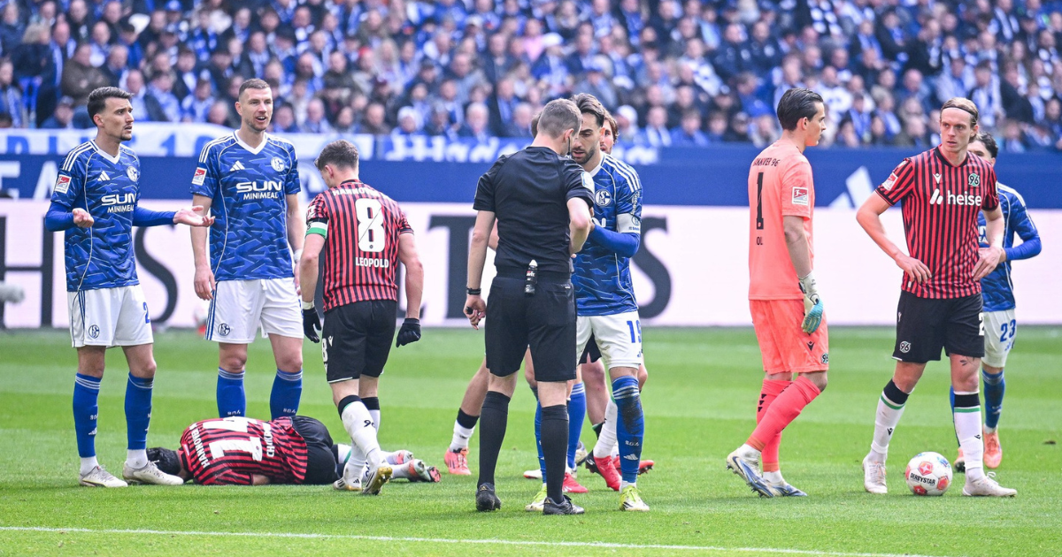 VIDEO Džeko zabio gol pa dobio crveni karton u nevjerojatnom kiksu Schalkea