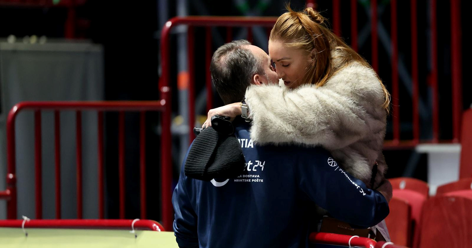 Otkriveno tko je nova cura Dagura Sigurdssona