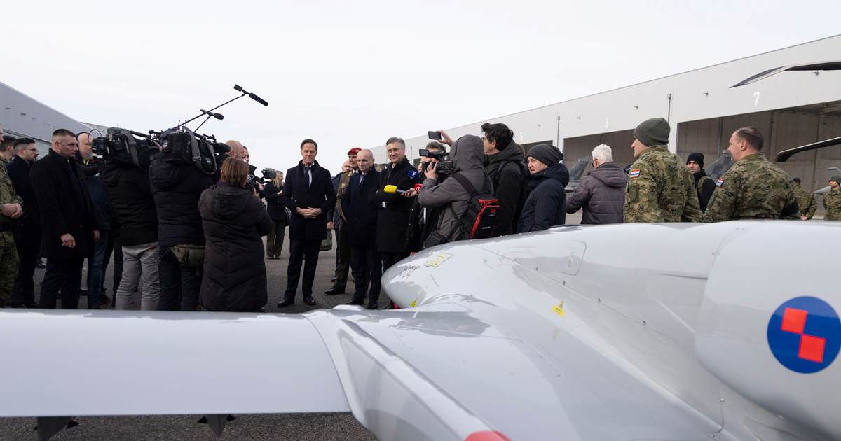 FOTO Šef NATO-a obišao vojarnu na Plesu: "Vrlo impresivno, sigurno ste ponosni"