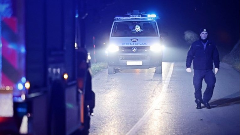 U teškoj nesreći kod Dubrovnika poginulo dijete. Šestero teško ozlijeđenih