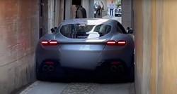 VIDEO Ferrarijem zaglavio u uskoj ulici