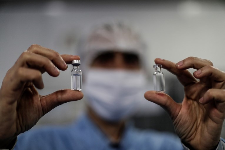 Znanstvenici s Oxforda pripremaju verzije cjepiva protiv novih sojeva covida
