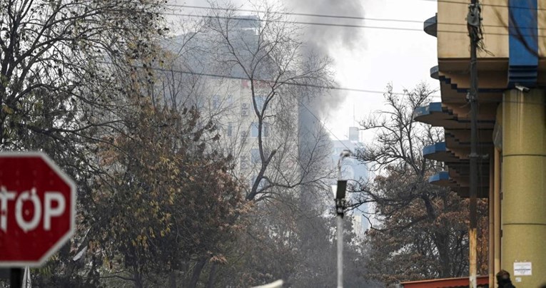 Napad u hotelu u Kabulu popularnom među Kinezima. Talibani: Napadači ubijeni