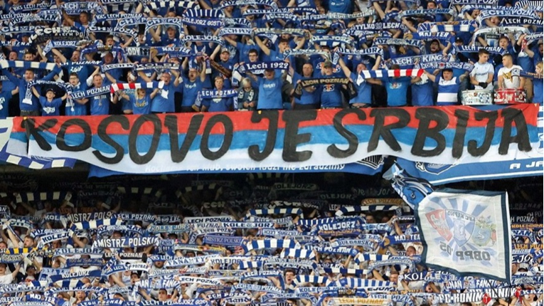 Poljaci razvili veliki transparent "Kosovo je Srbija". Zvezda im se zahvalila