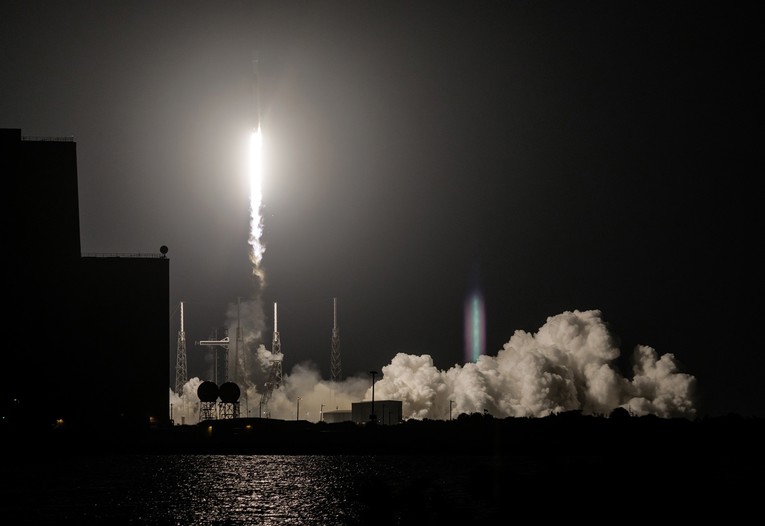 VIDEO SpaceX u samo 38 minuta lansirao dvije rakete s dvije američke obale