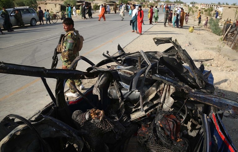 Afganistanska vojska pokreće veliki napad na talibane, proglašen policijski sat