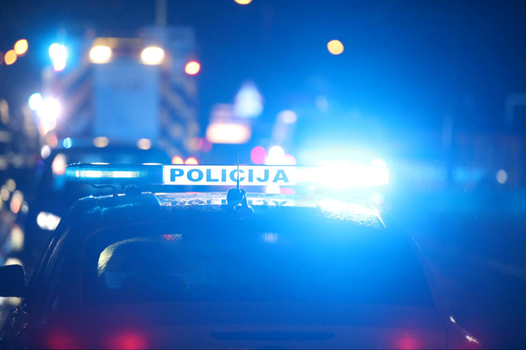 Pijani 70-godišnjak autom sletio s ceste u Karlovcu