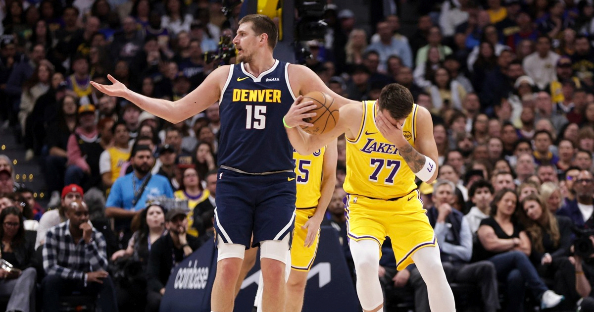 Pogledajte Jokićevu reakciju nakon što je udario Dončića u lice