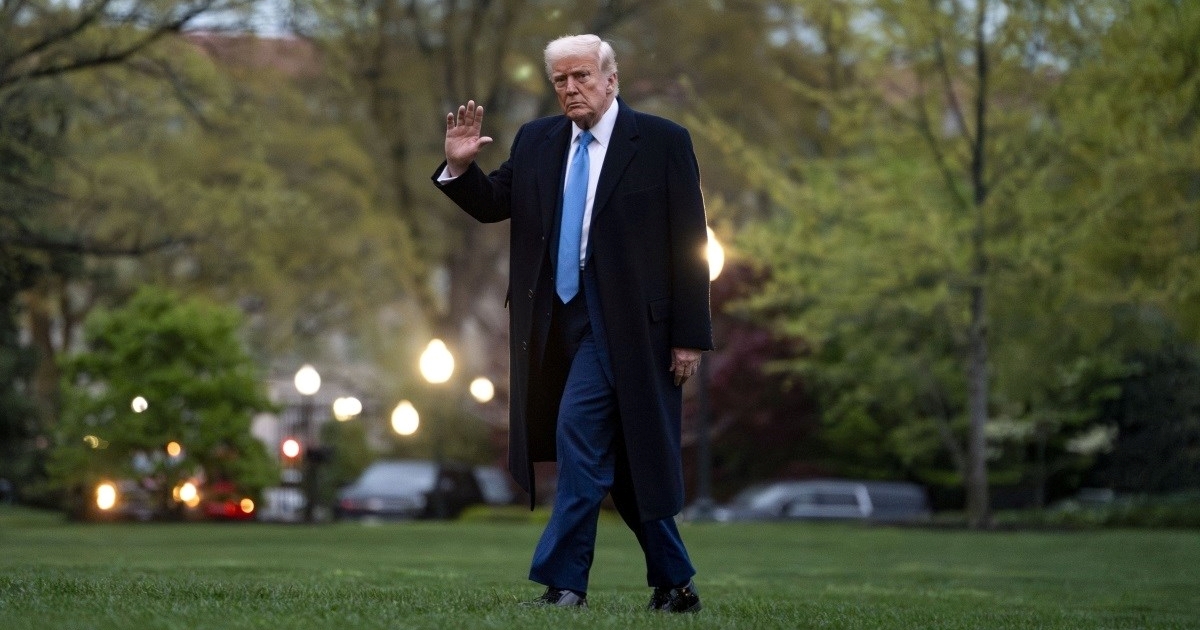 Trump: Nemojte biti PANICAN, slabi i glupi ljudi