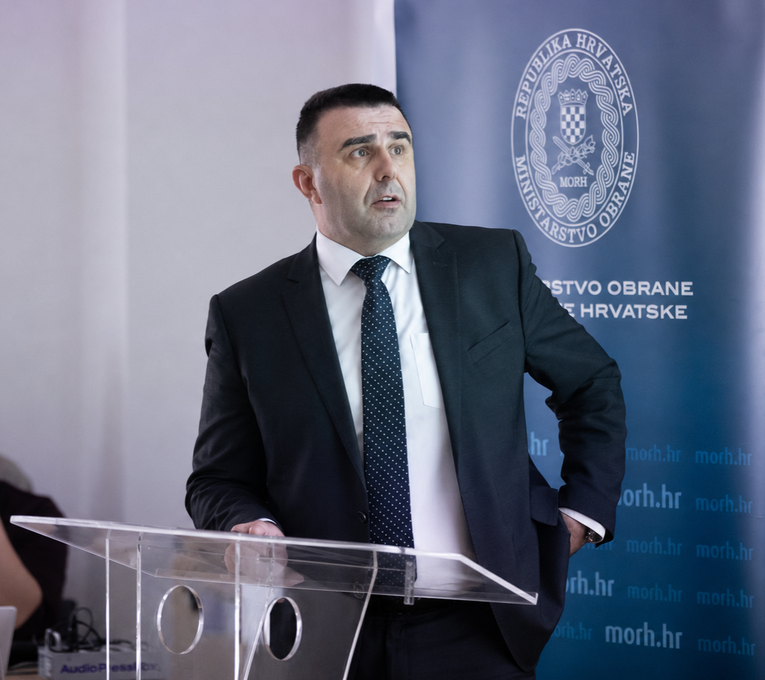 Moćni šef za vojne nabave vrtio je milijarde. Sad je uhićen zbog čizama za specijalce