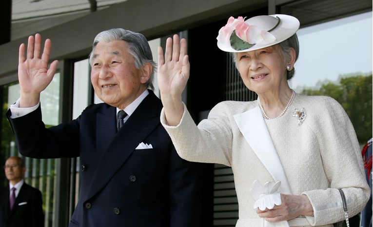 45 posto Japanaca je nesretno jer zbog abdikacije cara imaju 10 neradnih dana