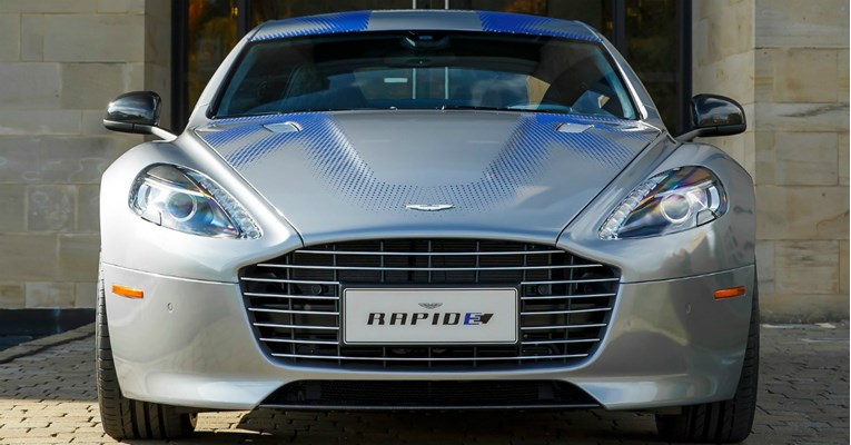 Aston Martin da, benzin ne: I James Bond prelazi na struju