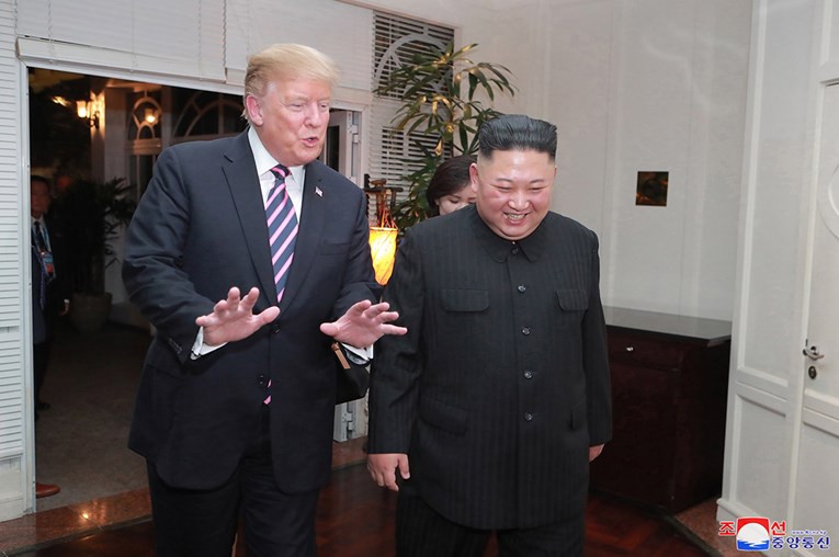 Trump demantirao da odustaje od vojnih vježbi zbog Kima