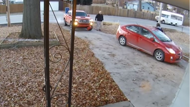 VIDEO Nije mogao vjerovati što mu je žena napravila dok su odlazili na posao