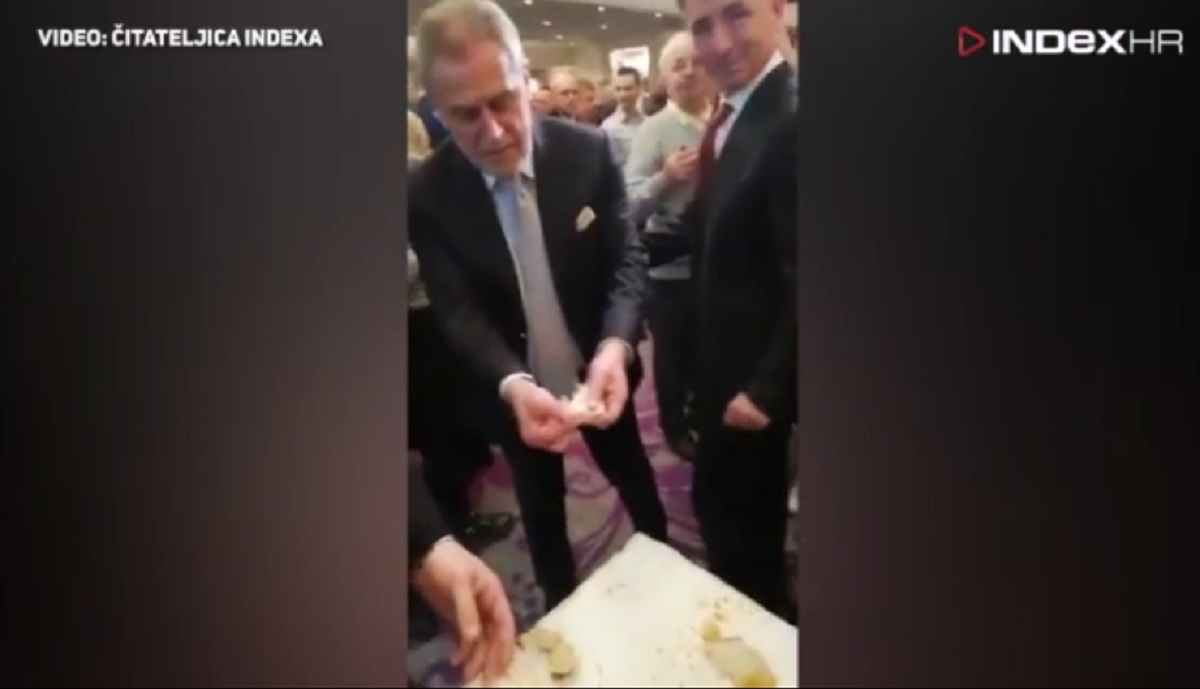 Pupovac objasnio zašto je na domjenku kriomice dao novčić Bandiću