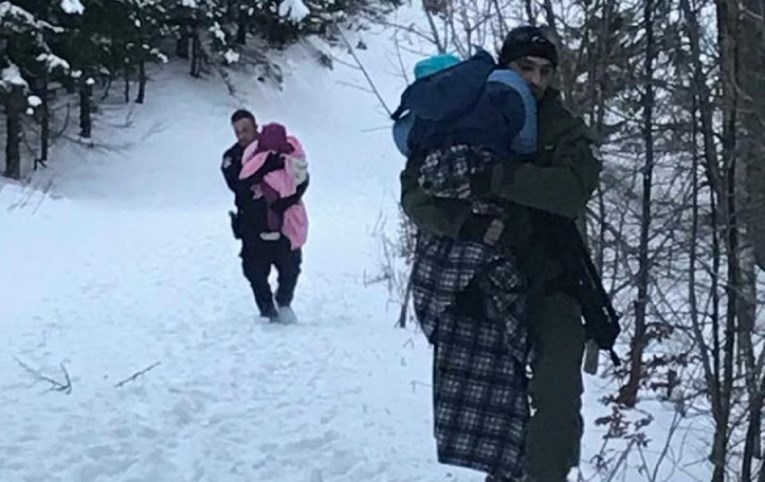 Dijete trudne migrantice koja se umalo smrzla na Plješevici umrlo na porođaju
