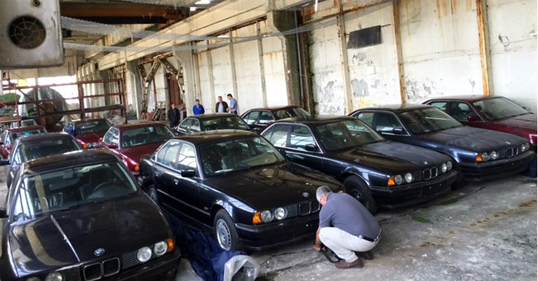 Skriveno blago: Potpuno nove BMW "kamatarke" pronađene u bugarskom skladištu