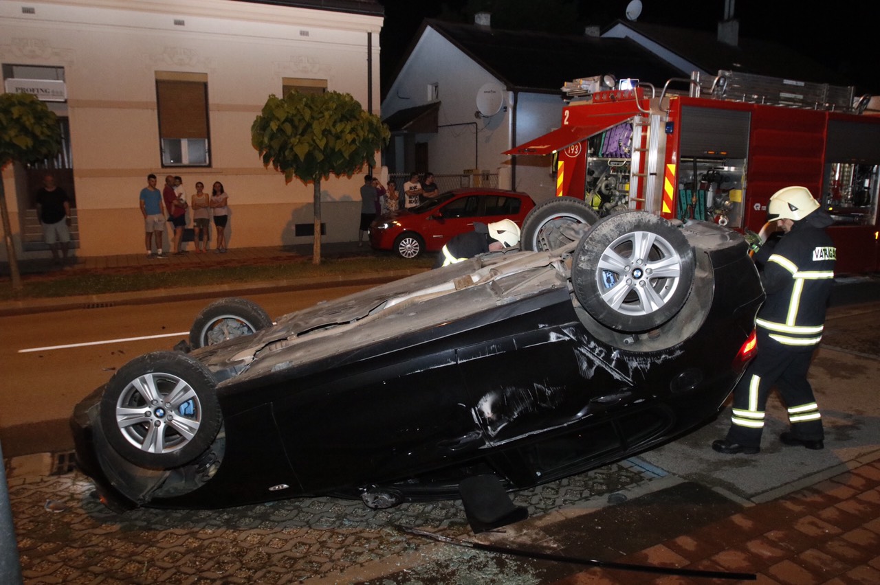Pretjecao BMW-om u Koprivnici pa završio na krovu. Prebačen je u bolnicu