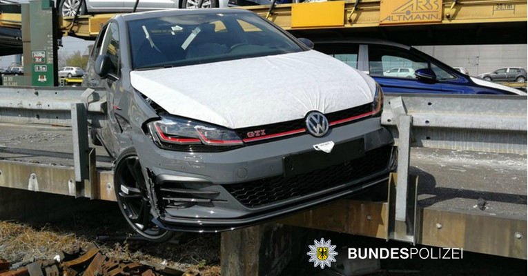 Pokušali ukrasti Golfa GTI s teretnog vlaka, nije dobro završilo