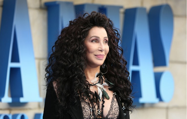 Pjevačica Cher je otkrila tajnu svoje nevjerojatne stražnjice