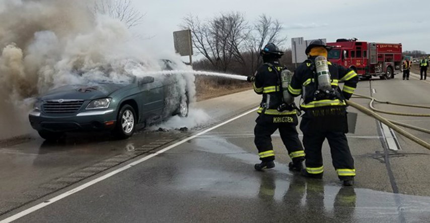 Nije izdržao ni pola sata: Kupila auto i na prvoj vožnji se zapalio