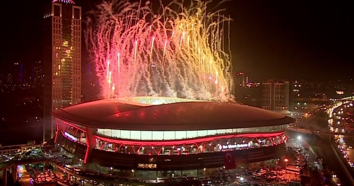 VIDEO Navijači Galatasaraya na ulicama slave naslov prvaka Turske