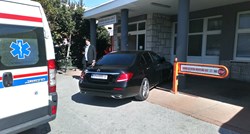 U Splitu parkirao luksuzni Mercedes na ulazu u Hitnu, pogledajte fotografije