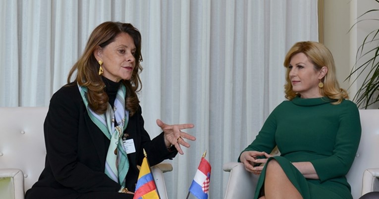 Kolinda u zelenoj haljini pokazala figuru i zasjenila kolumbijsku političarku