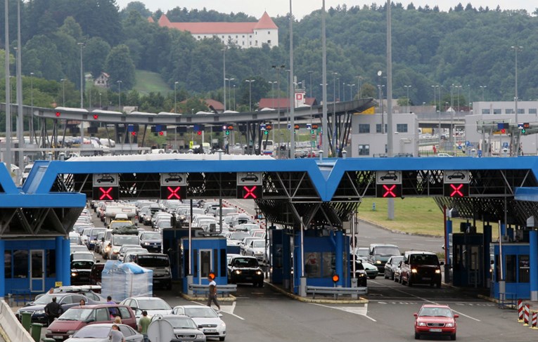 Slovenski policajci štrajkaju, na granici već nastaju problemi i kolone